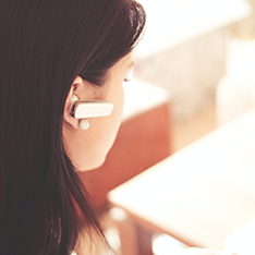 隨時(shí)在線(xiàn)，與客戶(hù)保持密切聯(lián)系